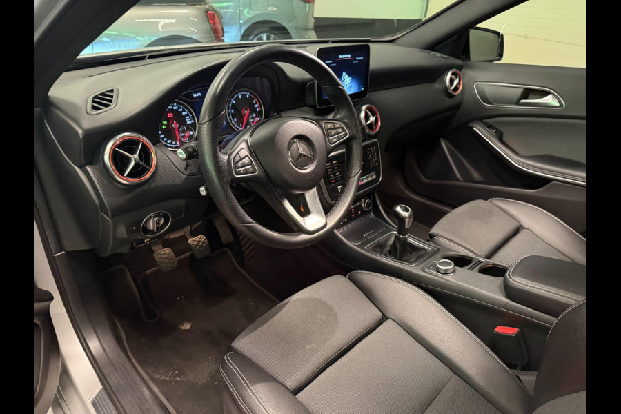 Mercedes-Benz A-Klasse 160 AMG SPORT-EDITION PANO/LED/NAVI/PDC/ECC/CRUISE///