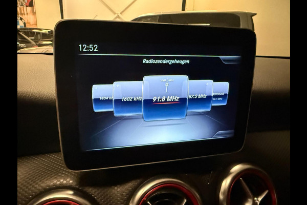 Mercedes-Benz A-Klasse 160 AMG SPORT-EDITION PANO/LED/NAVI/PDC/ECC/CRUISE///