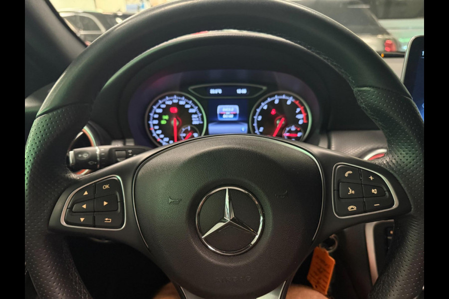 Mercedes-Benz A-Klasse 160 AMG SPORT-EDITION PANO/LED/NAVI/PDC/ECC/CRUISE///