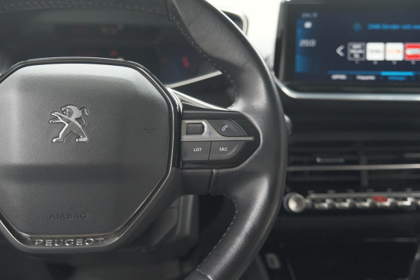 Peugeot 2008 PureTech 130 Allure | Camera | Apple Carplay | Navigatie | Parkeersensoren | 18 Inch Lichtmetalen Velgen