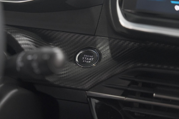 Peugeot 2008 PureTech 130 Allure | Camera | Apple Carplay | Navigatie | Parkeersensoren | 18 Inch Lichtmetalen Velgen
