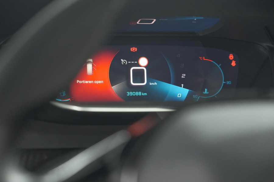 Peugeot 2008 PureTech 130 Allure | Camera | Apple Carplay | Navigatie | Parkeersensoren | 18 Inch Lichtmetalen Velgen