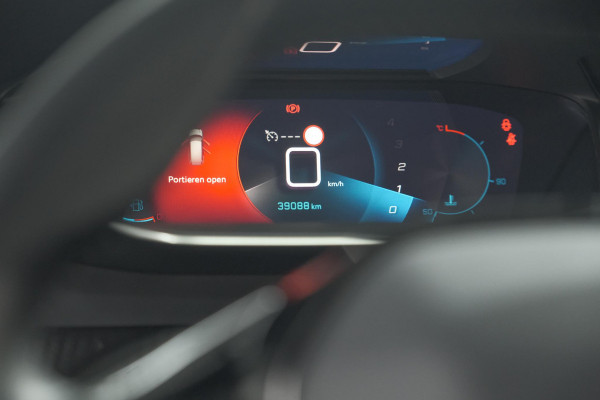 Peugeot 2008 PureTech 130 Allure | Camera | Apple Carplay | Navigatie | Parkeersensoren | 18 Inch Lichtmetalen Velgen