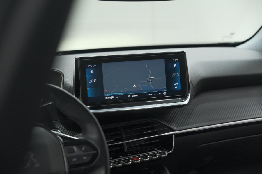 Peugeot 2008 PureTech 130 Allure | Camera | Apple Carplay | Navigatie | Parkeersensoren | 18 Inch Lichtmetalen Velgen