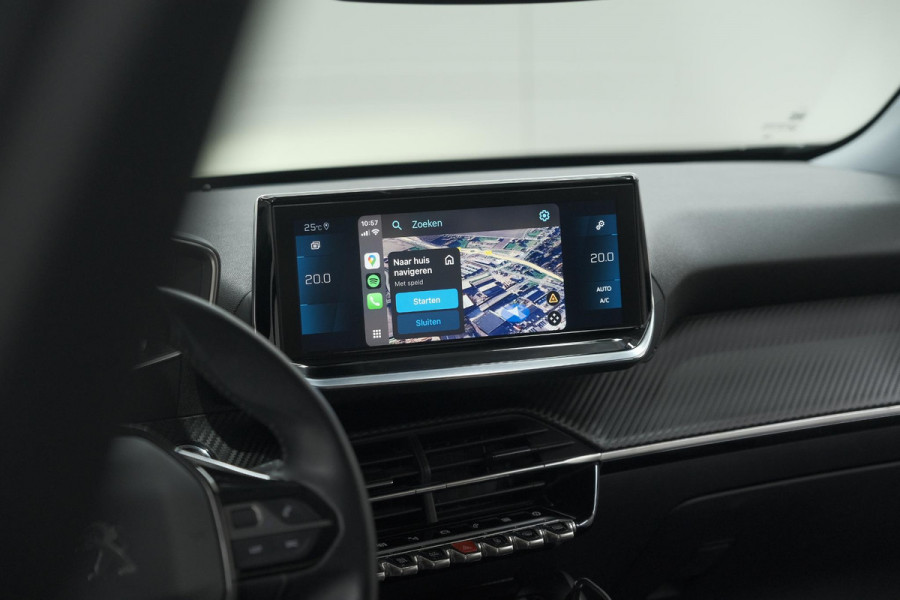 Peugeot 2008 PureTech 130 Allure | Camera | Apple Carplay | Navigatie | Parkeersensoren | 18 Inch Lichtmetalen Velgen