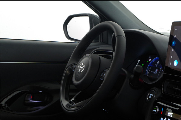 Toyota Yaris Cross 1.5 Hybrid 130pk Teamplayer Design > Marlin Grijs / navigatie... | 4683 |