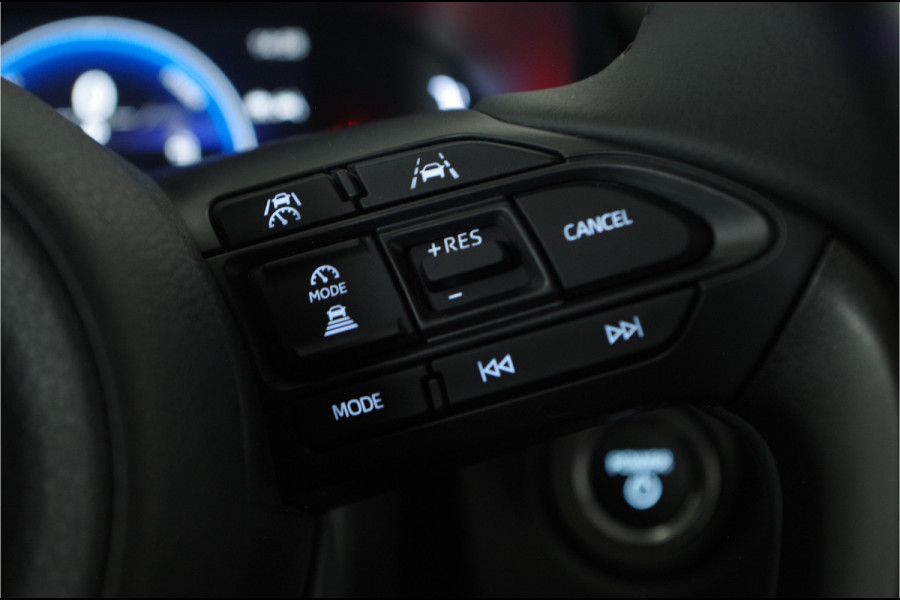 Toyota Yaris Cross 1.5 Hybrid 130pk Teamplayer Design > Marlin Grijs / navigatie... | 4683 |