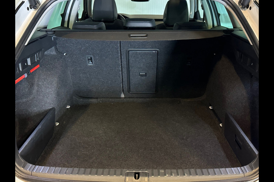 Škoda Octavia Combi 1.0 e-TSI Business Edition Plus PANO / LEER / SFEERVERL