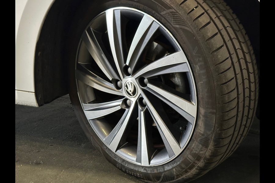 Škoda Octavia Combi 1.0 e-TSI Business Edition Plus PANO / LEER / SFEERVERL