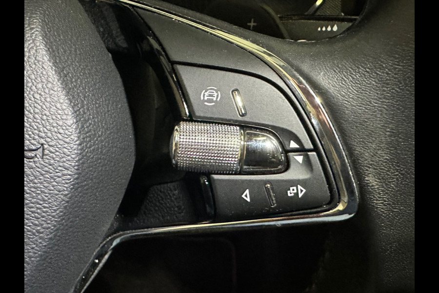 Škoda Octavia Combi 1.0 e-TSI Business Edition Plus PANO / LEER / SFEERVERL