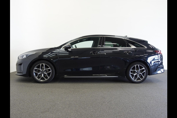 Kia ProCeed 1.4 T-GDI 140pk Automaat GT-Line Panoramadak LED Airco Navi Carplay PDC VA Camera Sportleder 17" LM Velgen Virtual Cockpit