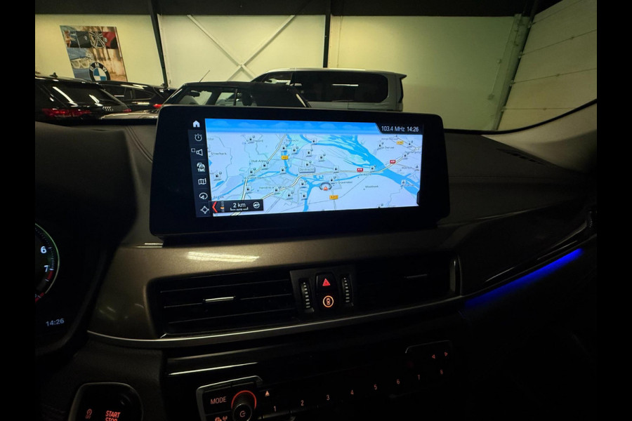 BMW X1 SDrive18i Executive Edition PANO/LEDER/H-UP/NAVI/SFEERVERL/LED/PDC/CRUISE///