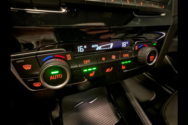 BMW X1 SDrive18i Executive Edition PANO/LEDER/H-UP/NAVI/SFEERVERL/LED/PDC/CRUISE///