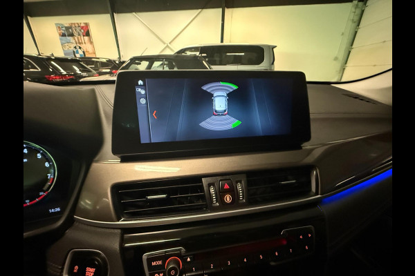 BMW X1 SDrive18i Executive Edition PANO/LEDER/H-UP/NAVI/SFEERVERL/LED/PDC/CRUISE///