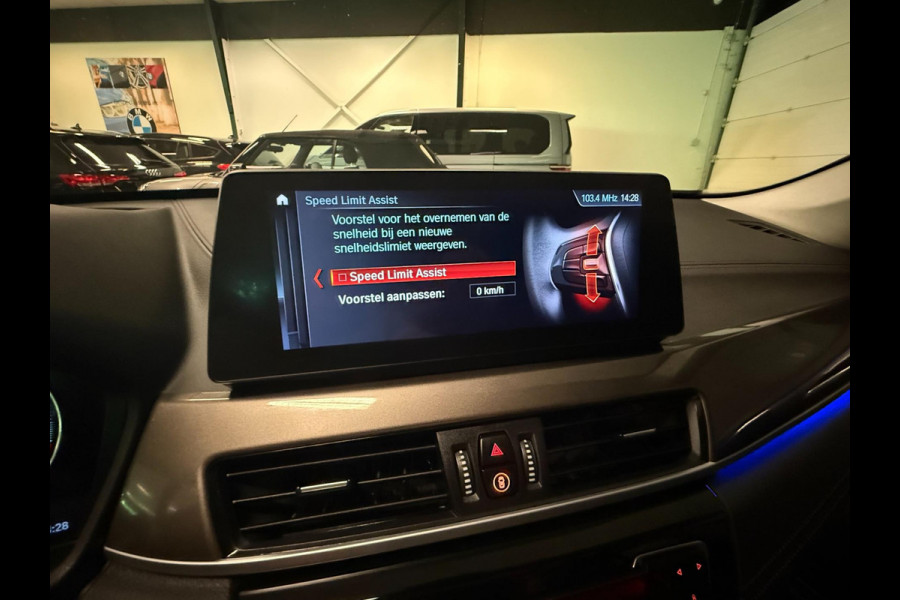 BMW X1 SDrive18i Executive Edition PANO/LEDER/H-UP/NAVI/SFEERVERL/LED/PDC/CRUISE///