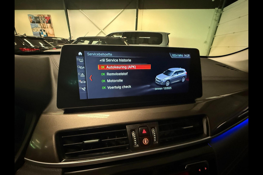 BMW X1 SDrive18i Executive Edition PANO/LEDER/H-UP/NAVI/SFEERVERL/LED/PDC/CRUISE///