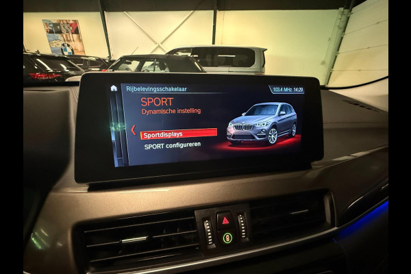 BMW X1 SDrive18i Executive Edition PANO/LEDER/H-UP/NAVI/SFEERVERL/LED/PDC/CRUISE///