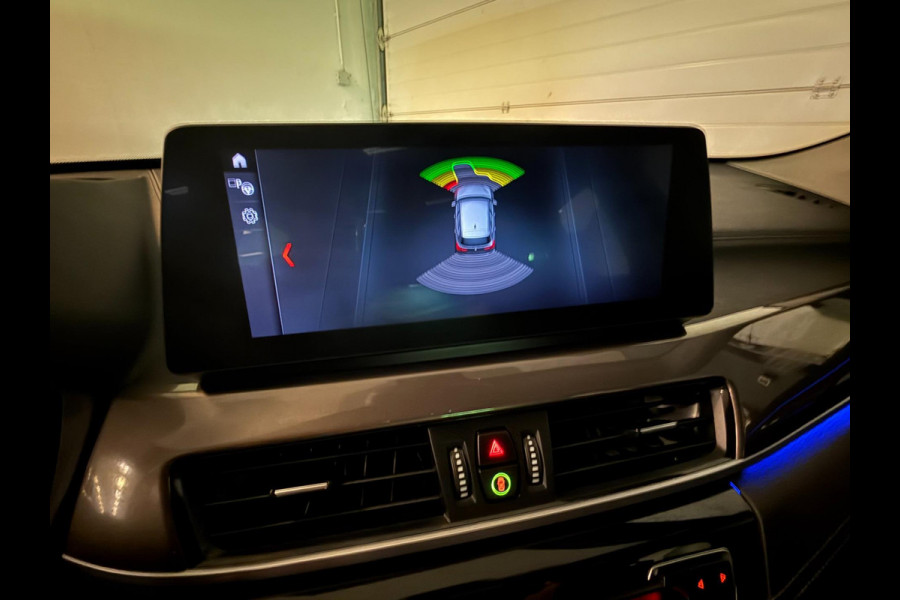 BMW X1 SDrive18i Executive Edition PANO/LEDER/H-UP/NAVI/SFEERVERL/LED/PDC/CRUISE///