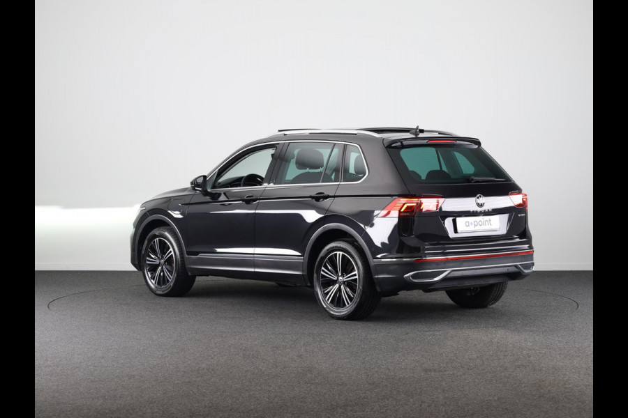 Volkswagen Tiguan 1.4 TSI eHybrid Elegance 245 pk Automaat (DSG) | Navigatie | Panoramadak | Elektr. trekhaak | Parkeersensoren (Park assist) | Rondomzicht camera | Matrix LED koplampen |