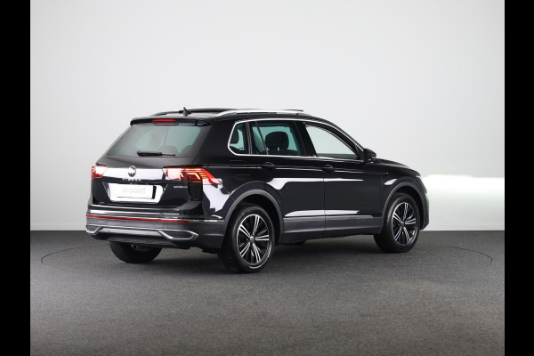 Volkswagen Tiguan 1.4 TSI eHybrid Elegance 245 pk Automaat (DSG) | Navigatie | Panoramadak | Elektr. trekhaak | Parkeersensoren (Park assist) | Rondomzicht camera | Matrix LED koplampen |