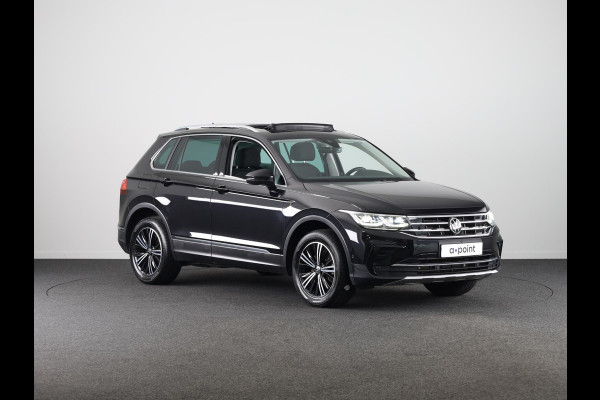 Volkswagen Tiguan 1.4 TSI eHybrid Elegance 245 pk Automaat (DSG) | Navigatie | Panoramadak | Elektr. trekhaak | Parkeersensoren (Park assist) | Rondomzicht camera | Matrix LED koplampen |