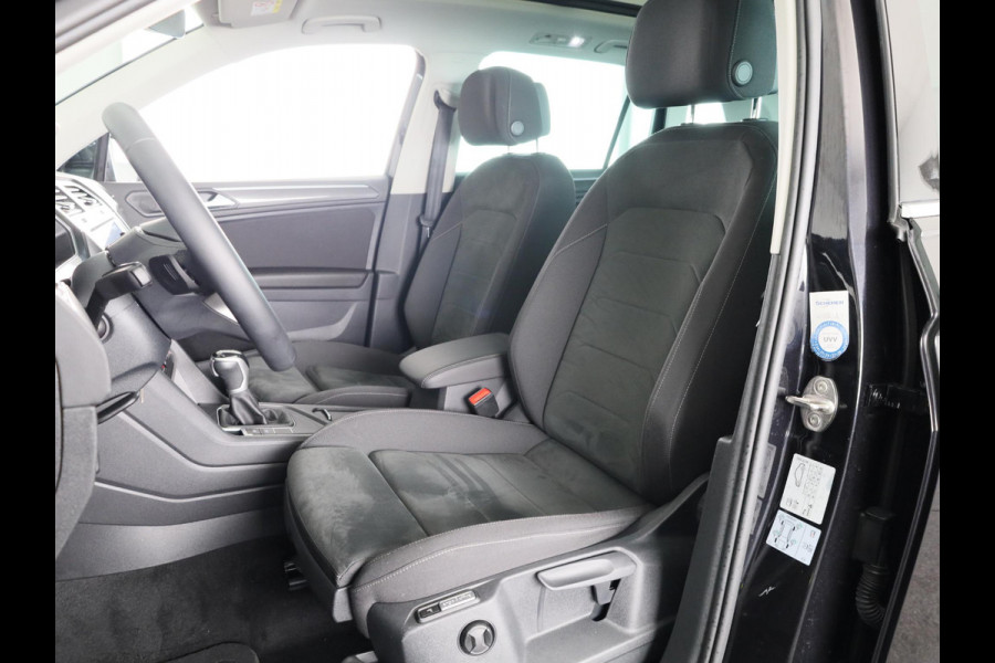Volkswagen Tiguan 1.4 TSI eHybrid Elegance 245 pk Automaat (DSG) | Navigatie | Panoramadak | Elektr. trekhaak | Parkeersensoren (Park assist) | Rondomzicht camera | Matrix LED koplampen |