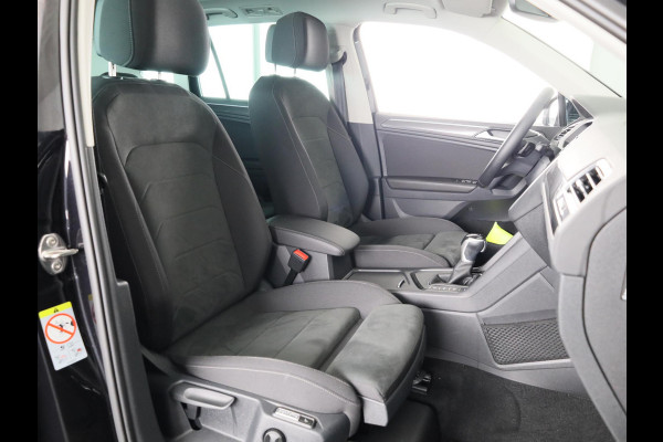 Volkswagen Tiguan 1.4 TSI eHybrid Elegance 245 pk Automaat (DSG) | Navigatie | Panoramadak | Elektr. trekhaak | Parkeersensoren (Park assist) | Rondomzicht camera | Matrix LED koplampen |