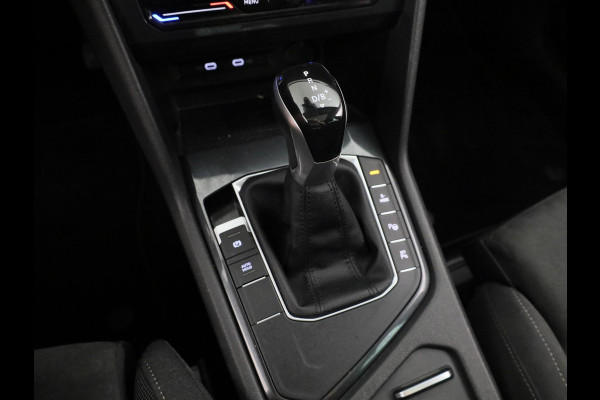 Volkswagen Tiguan 1.4 TSI eHybrid Elegance 245 pk Automaat (DSG) | Navigatie | Panoramadak | Elektr. trekhaak | Parkeersensoren (Park assist) | Rondomzicht camera | Matrix LED koplampen |
