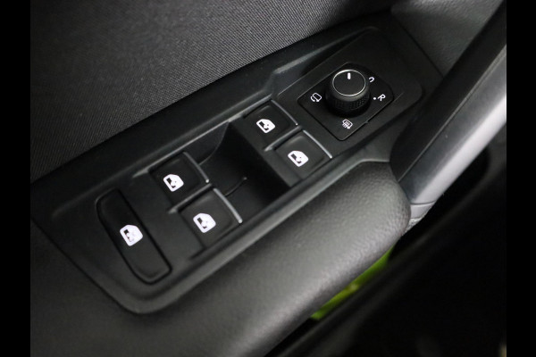 Volkswagen Tiguan 1.4 TSI eHybrid Elegance 245 pk Automaat (DSG) | Navigatie | Panoramadak | Elektr. trekhaak | Parkeersensoren (Park assist) | Rondomzicht camera | Matrix LED koplampen |