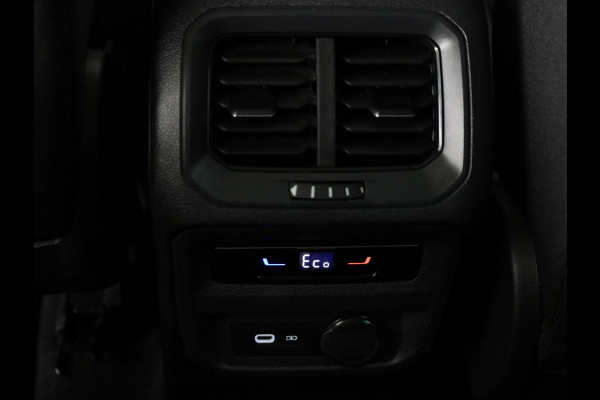 Volkswagen Tiguan 1.4 TSI eHybrid Elegance 245 pk Automaat (DSG) | Navigatie | Panoramadak | Elektr. trekhaak | Parkeersensoren (Park assist) | Rondomzicht camera | Matrix LED koplampen |