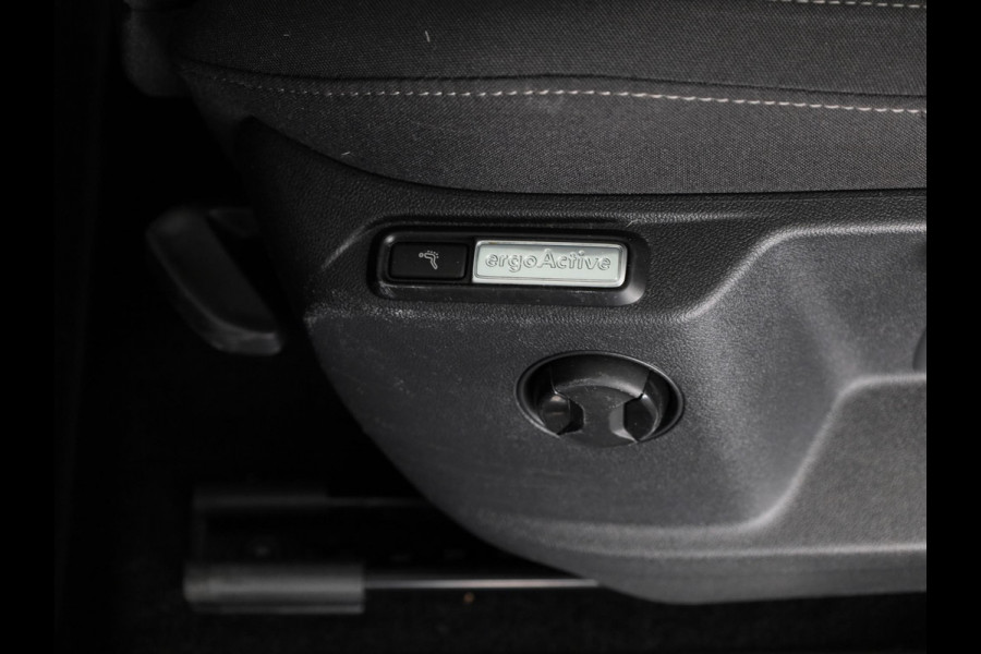 Volkswagen Tiguan 1.4 TSI eHybrid Elegance 245 pk Automaat (DSG) | Navigatie | Panoramadak | Elektr. trekhaak | Parkeersensoren (Park assist) | Rondomzicht camera | Matrix LED koplampen |