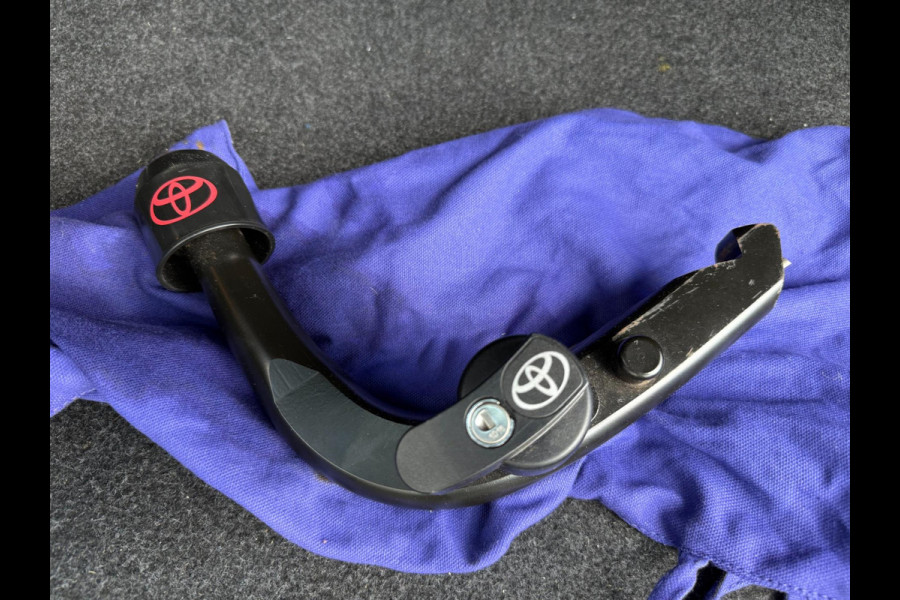 Toyota Auris 1.8 Hybrid Active, Trekhaak, Camera, Bluetooth