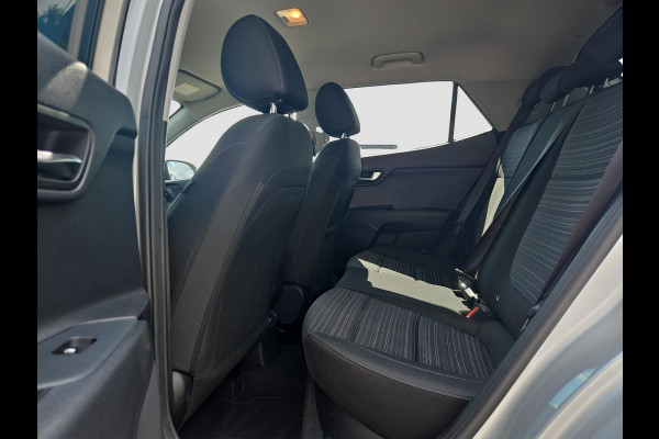 Kia Stonic 1.0 T-GDi MHEV DynamicPlusLine Automaat | Camera | LMV | Cruise | Navi | LED | Stoel- en Stuurverwarming | Privacy Glass | Apple Carplay & Android Auto |