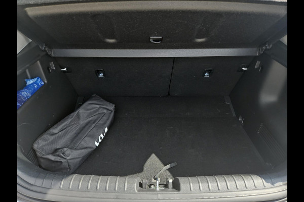 Kia Stonic 1.0 T-GDi MHEV DynamicPlusLine Automaat | Camera | LMV | Cruise | Navi | LED | Stoel- en Stuurverwarming | Privacy Glass | Apple Carplay & Android Auto |