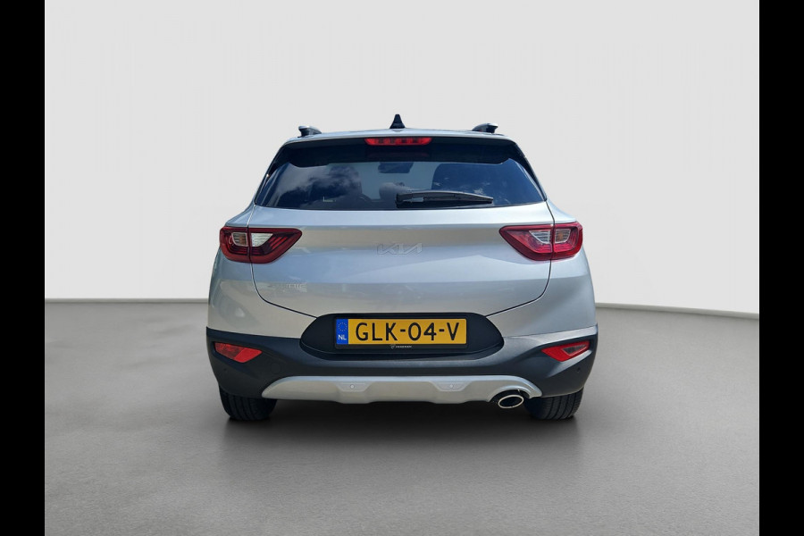 Kia Stonic 1.0 T-GDi MHEV DynamicPlusLine Automaat | Camera | LMV | Cruise | Navi | LED | Stoel- en Stuurverwarming | Privacy Glass | Apple Carplay & Android Auto |