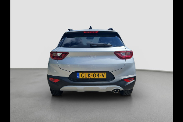 Kia Stonic 1.0 T-GDi MHEV DynamicPlusLine Automaat | Camera | LMV | Cruise | Navi | LED | Stoel- en Stuurverwarming | Privacy Glass | Apple Carplay & Android Auto |