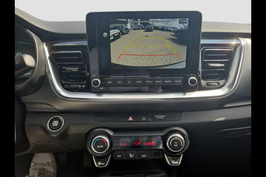 Kia Stonic 1.0 T-GDi MHEV DynamicPlusLine Automaat | Camera | LMV | Cruise | Navi | LED | Stoel- en Stuurverwarming | Privacy Glass | Apple Carplay & Android Auto |