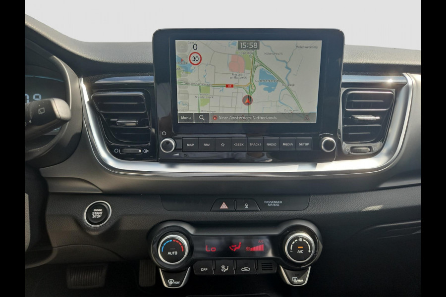 Kia Stonic 1.0 T-GDi MHEV DynamicPlusLine Automaat | Camera | LMV | Cruise | Navi | LED | Stoel- en Stuurverwarming | Privacy Glass | Apple Carplay & Android Auto |