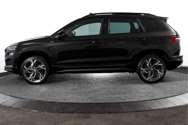 Škoda Karoq 1.5 TSI 150 PK ACT Sportline Business - Automaat | S/K-Panodak | Columbus pakket | Dig. Cockpit | Adapt. Cruise | Elek. Klep | Stuur-+Stoelverw. | Camera | NAV+App. Connect | ECC | LED | LM 19" | 3500