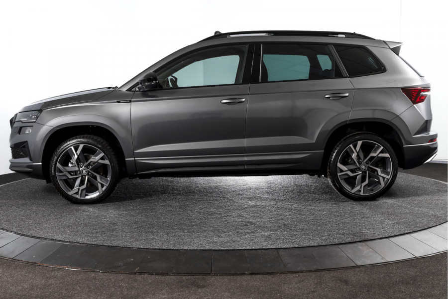 Škoda Karoq 1.5 TSI 150 PK ACT Sportline Business - Automaat | S/K-Panodak | Columbus pakket | Dig. Cockpit | Adapt. Cruise | Elek. Klep | Stuur-+Stoelverw. | Camera | NAV+App. Connect | ECC | LED | LM 19" | 3545