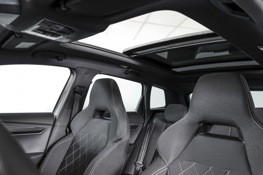 Škoda Karoq 1.5 TSI 150 PK ACT Sportline Business - Automaat | S/K-Panodak | Columbus pakket | Dig. Cockpit | Adapt. Cruise | Elek. Klep | Stuur-+Stoelverw. | Camera | NAV+App. Connect | ECC | LED | LM 19" | 3545