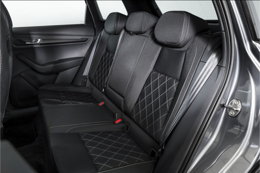 Škoda Karoq 1.5 TSI 150 PK ACT Sportline Business - Automaat | S/K-Panodak | Columbus pakket | Dig. Cockpit | Adapt. Cruise | Elek. Klep | Stuur-+Stoelverw. | Camera | NAV+App. Connect | ECC | LED | LM 19" | 3545