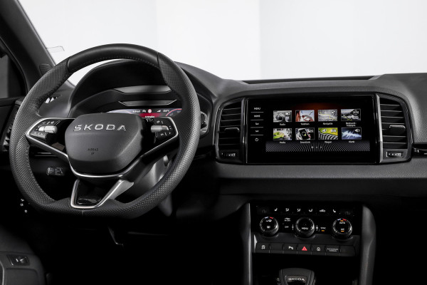 Škoda Karoq 1.5 TSI 150 PK ACT Sportline Business - Automaat | S/K-Panodak | Columbus pakket | Dig. Cockpit | Adapt. Cruise | Elek. Klep | Stuur-+Stoelverw. | Camera | NAV+App. Connect | ECC | LED | LM 19" | 3545