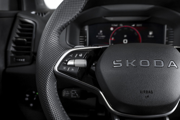 Škoda Karoq 1.5 TSI 150 PK ACT Sportline Business - Automaat | S/K-Panodak | Columbus pakket | Dig. Cockpit | Adapt. Cruise | Elek. Klep | Stuur-+Stoelverw. | Camera | NAV+App. Connect | ECC | LED | LM 19" | 3545