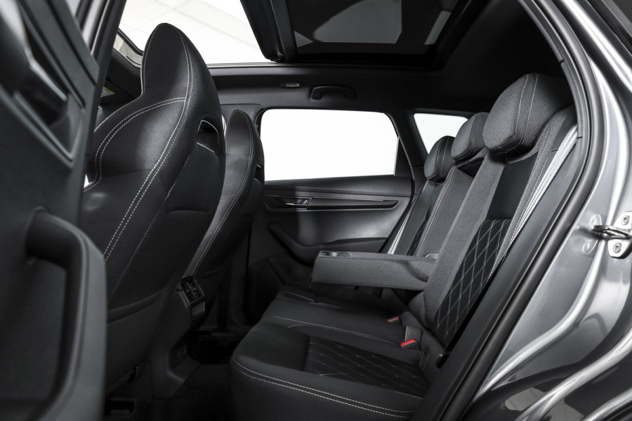 Škoda Karoq 1.5 TSI 150 PK ACT Sportline Business - Automaat | S/K-Panodak | Columbus pakket | Dig. Cockpit | Adapt. Cruise | Elek. Klep | Stuur-+Stoelverw. | Camera | NAV+App. Connect | ECC | LED | LM 19" | 3545
