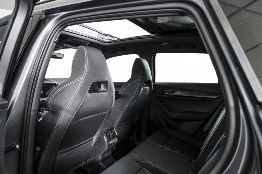 Škoda Karoq 1.5 TSI 150 PK ACT Sportline Business - Automaat | S/K-Panodak | Columbus pakket | Dig. Cockpit | Adapt. Cruise | Elek. Klep | Stuur-+Stoelverw. | Camera | NAV+App. Connect | ECC | LED | LM 19" | 3545