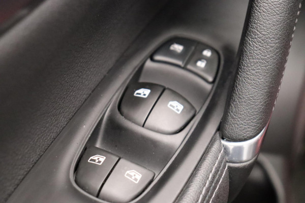 Nissan QASHQAI 1.3 DIG-T Tekna Pano/dak Leder Rondomzicht/Camera