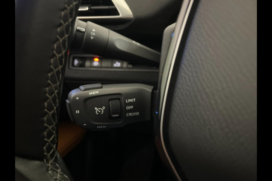 Peugeot 5008 1.2 PureTech Blue Lease Allure 7 pers AIRCO NAVI CRUISE APPLE CARPLAY LEER STOELVERW KEYLESS VELGEN NIEUWSTAAT