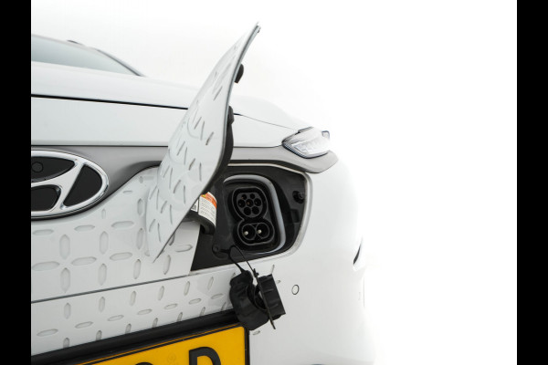 Hyundai Kona EV Premium 64 kWh (INCL-BTW) *FULL-LEATHER | HEAD-UP | FULL-LED | NAVI-FULLMAP | DAB | ADAPTIVE-CRUISE | KRELL-AUDIO | KEYLESS | CAMERA | BLIND-SPOT | LANE-ASSIST | DIGI-COCKPIT | COMFORT-SEATS | 17''ALU*