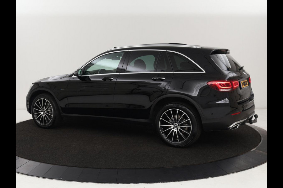 Mercedes-Benz GLC 300e 4Matic AMG Line | Panoramadak | Trekhaak | Stoelverwarming | Carplay | Leder/Alcantara | Keyless | Navigatie